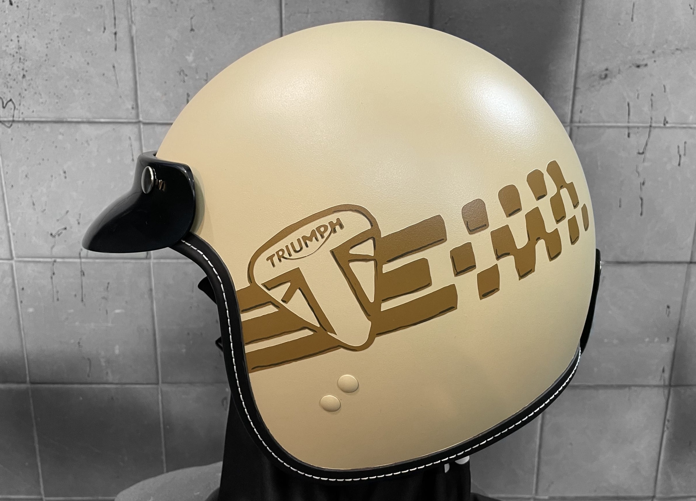 Дизайн открытого шлема для лимитированной версии Triumph
